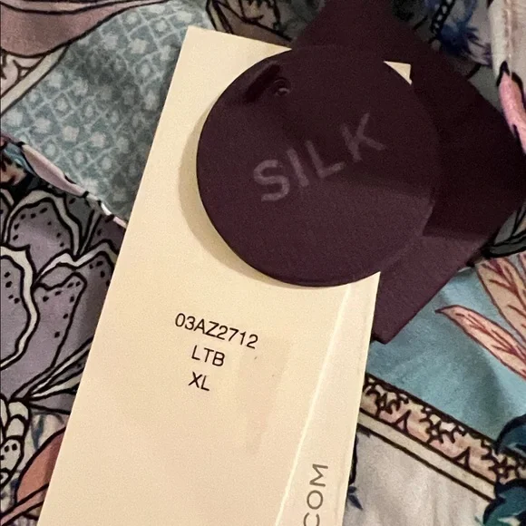 Hale Bob Blue and Pink Floral Beaded Silk Blouse, NWT, XL - Picture 9 of 11